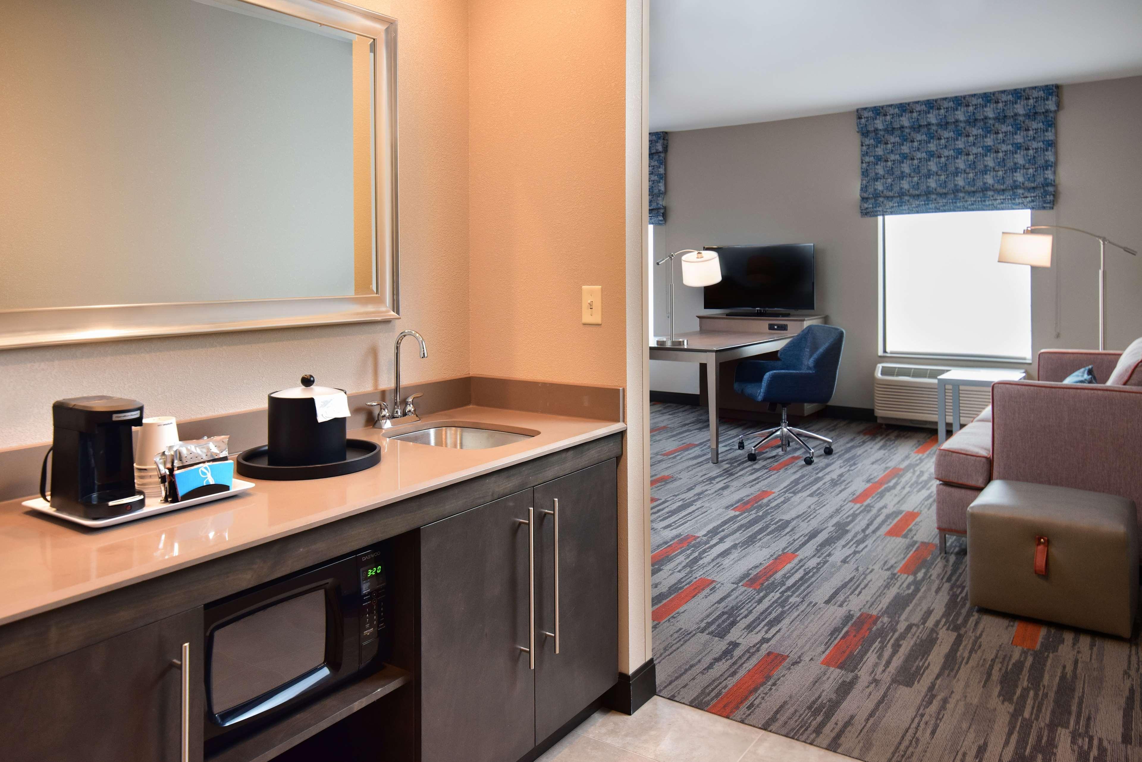 Hampton Inn And Suites At Wisconsin Dells Lake Delton Bagian luar foto