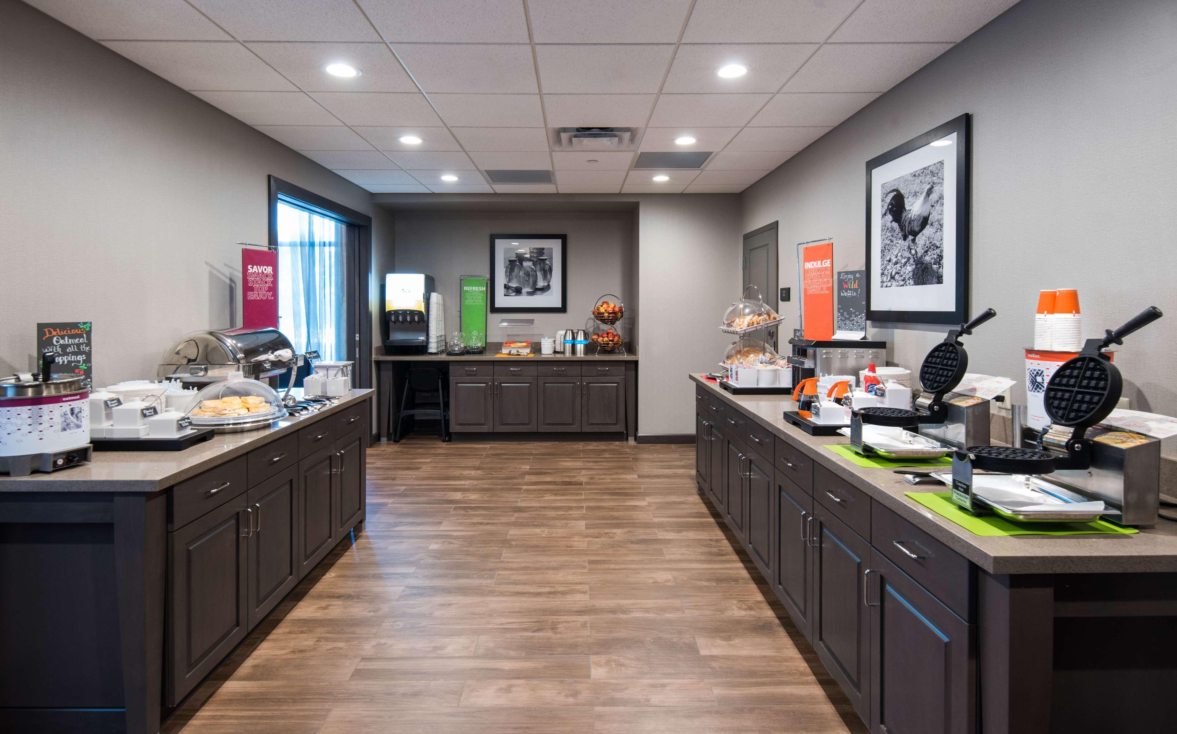 Hampton Inn And Suites At Wisconsin Dells Lake Delton Bagian luar foto