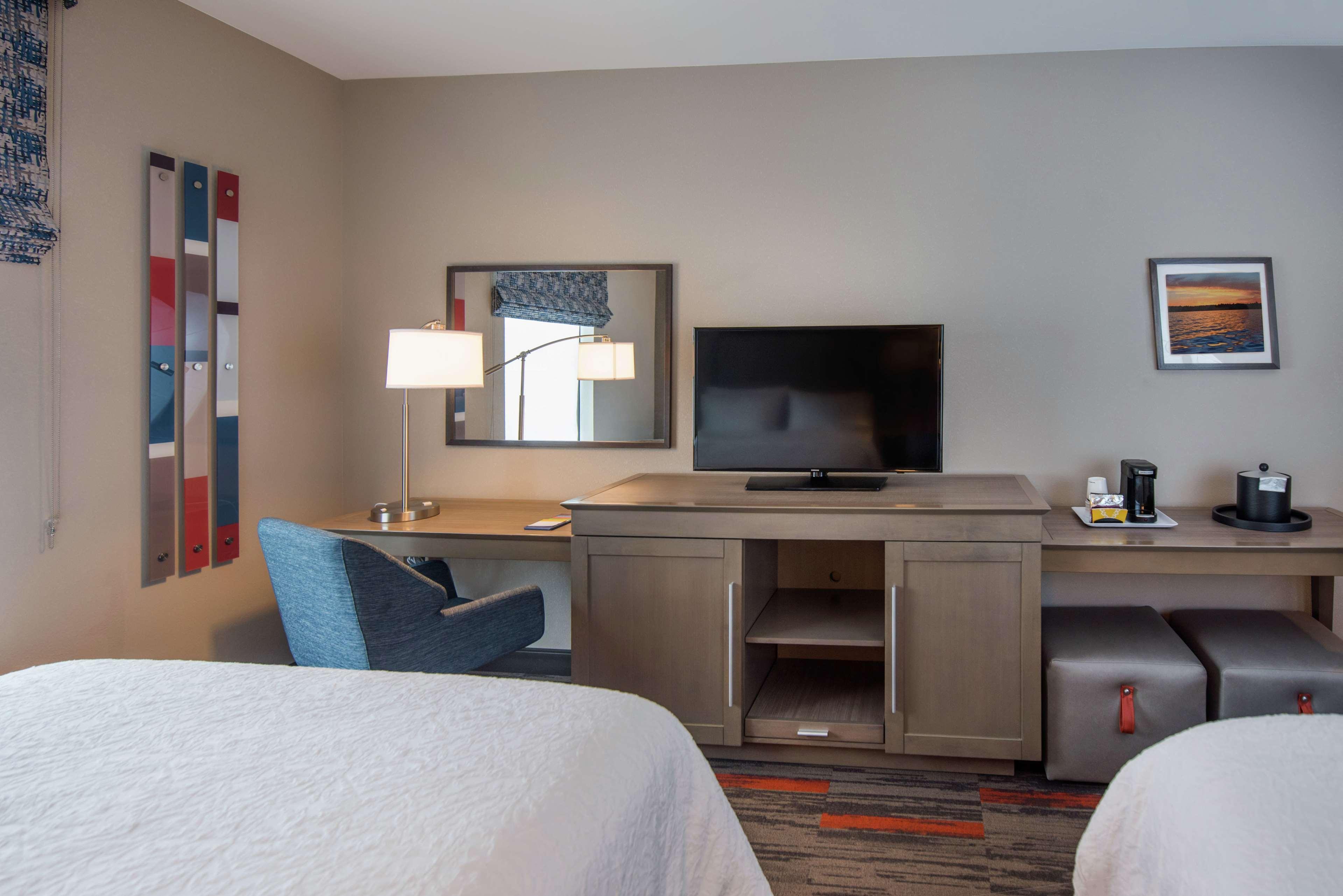 Hampton Inn And Suites At Wisconsin Dells Lake Delton Bagian luar foto