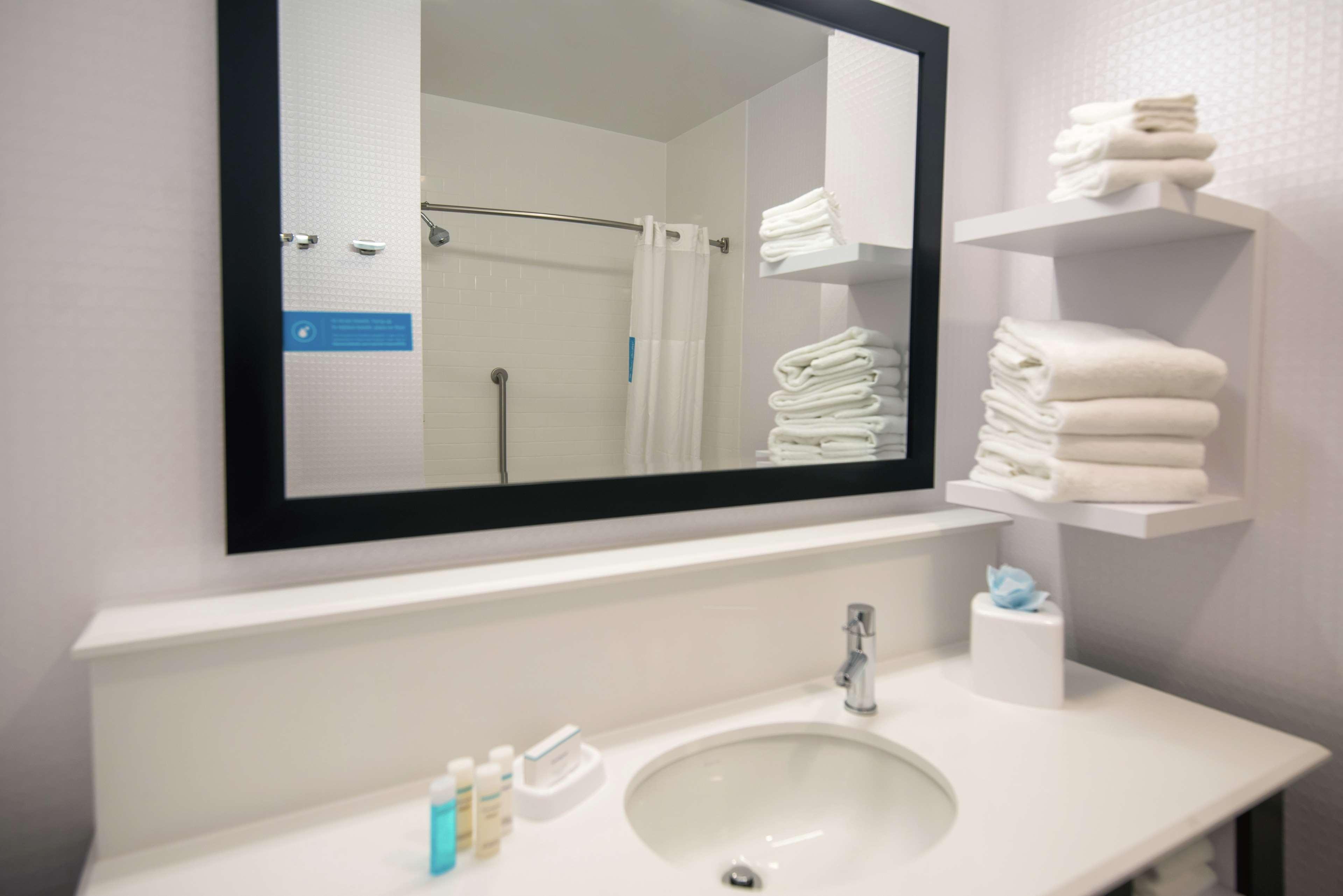 Hampton Inn And Suites At Wisconsin Dells Lake Delton Bagian luar foto