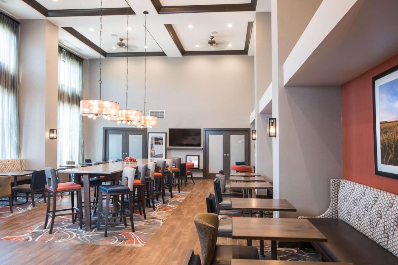 Hampton Inn And Suites At Wisconsin Dells Lake Delton Bagian luar foto