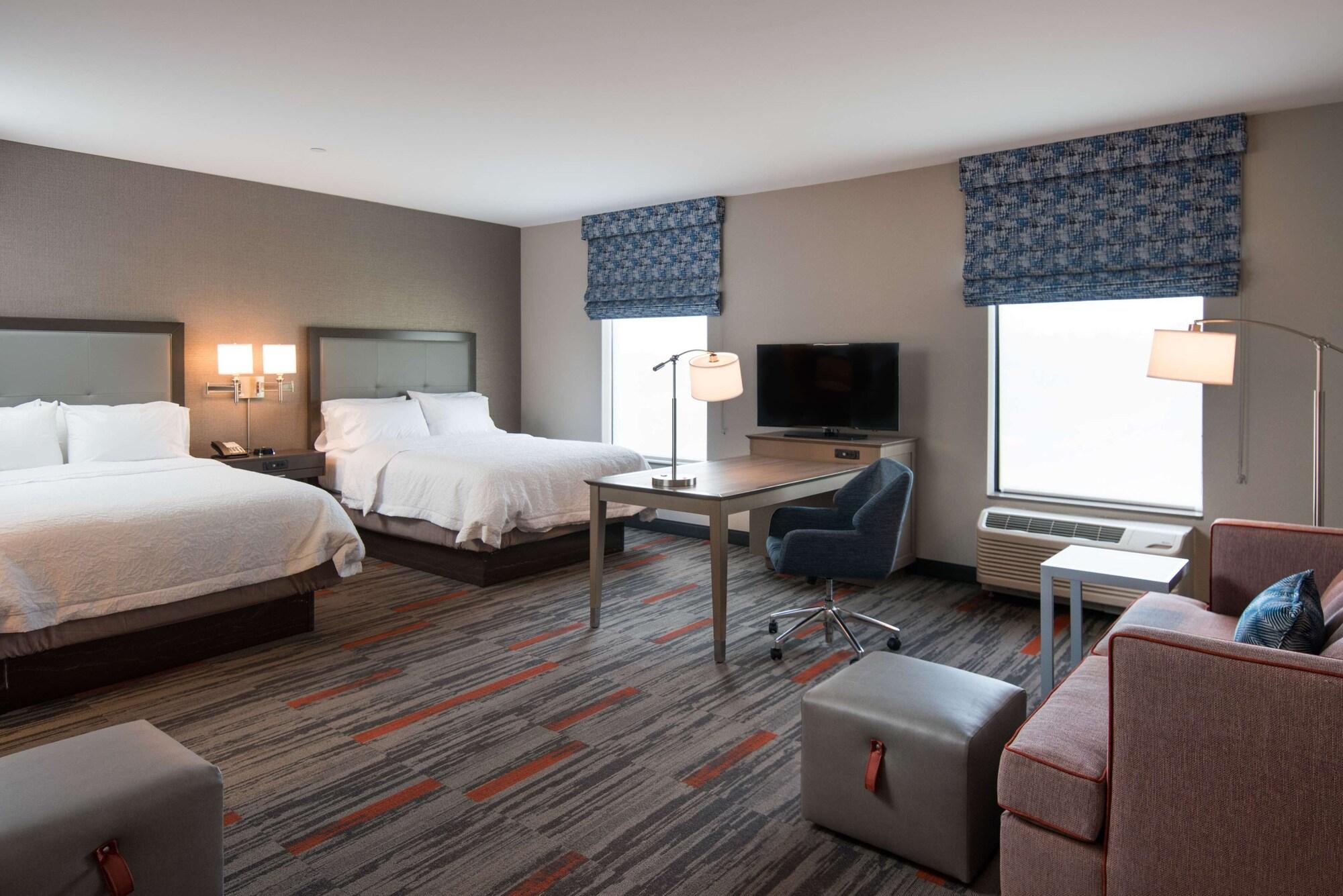 Hampton Inn And Suites At Wisconsin Dells Lake Delton Bagian luar foto