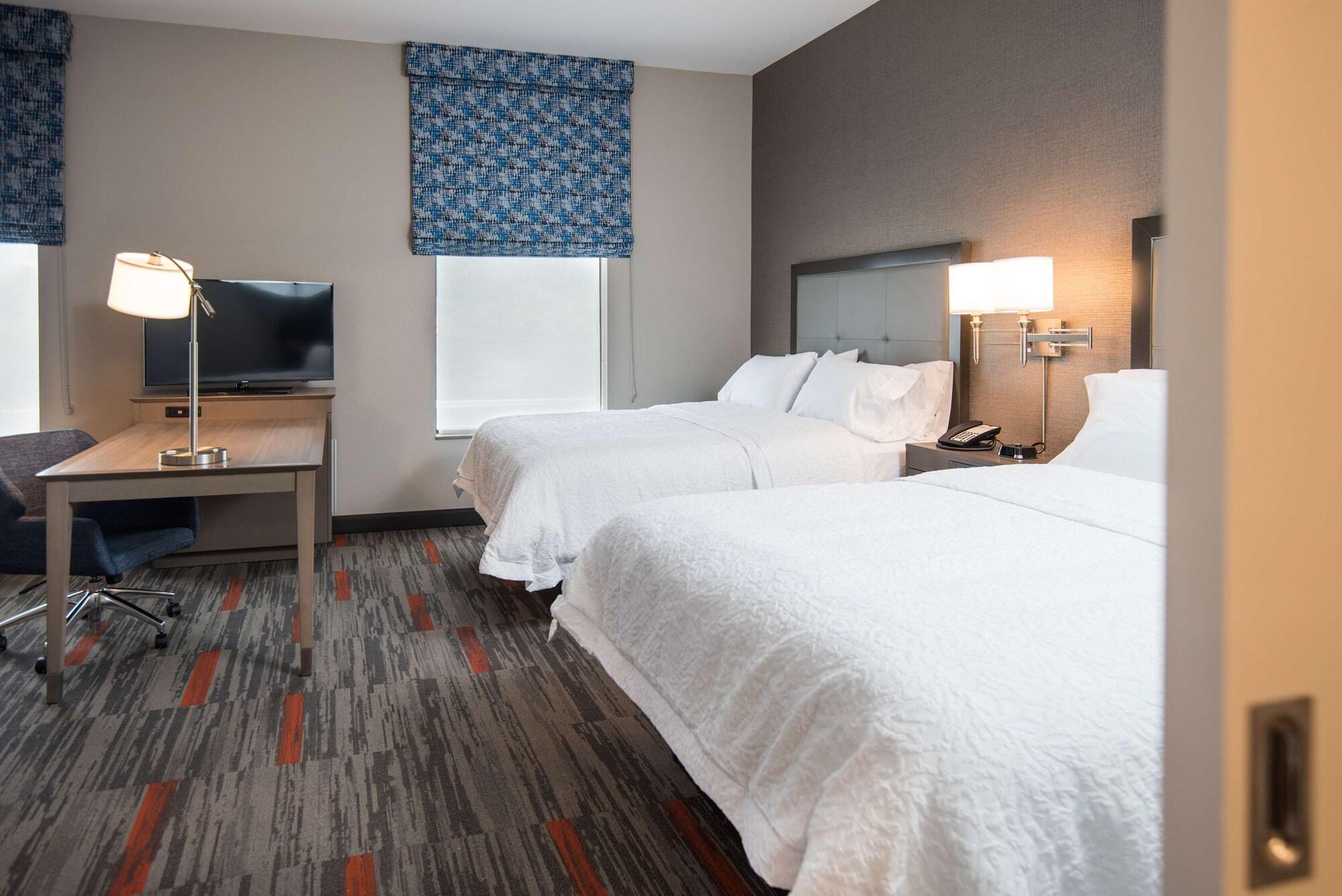 Hampton Inn And Suites At Wisconsin Dells Lake Delton Bagian luar foto