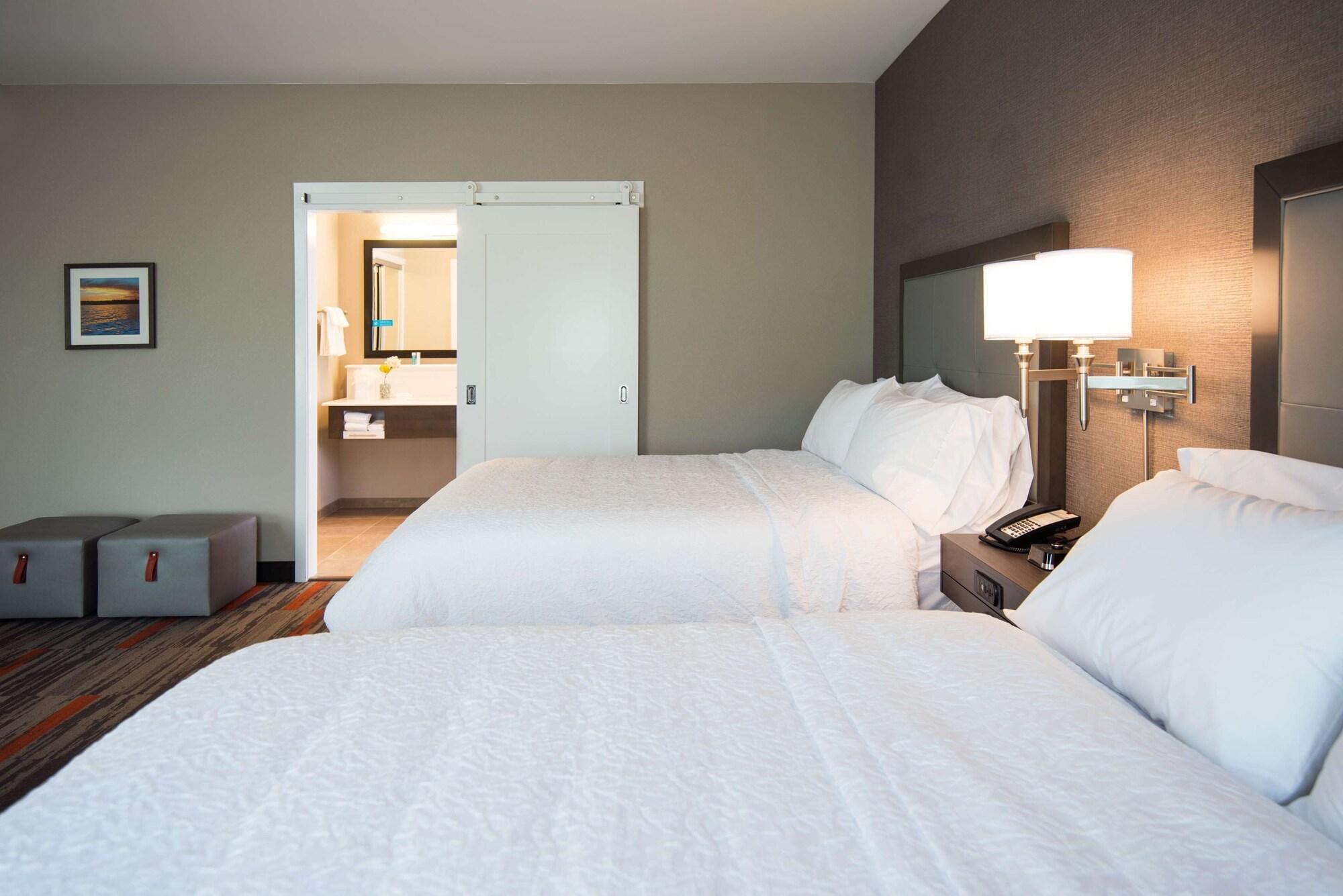 Hampton Inn And Suites At Wisconsin Dells Lake Delton Bagian luar foto