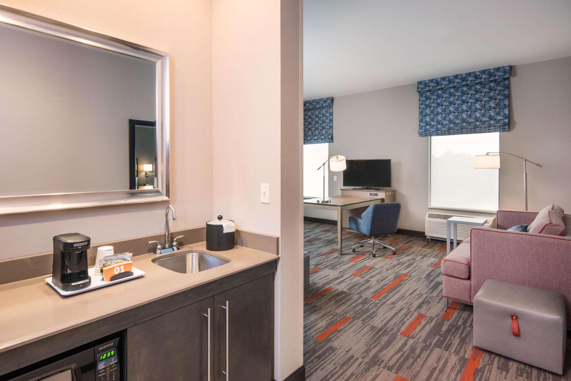Hampton Inn And Suites At Wisconsin Dells Lake Delton Bagian luar foto