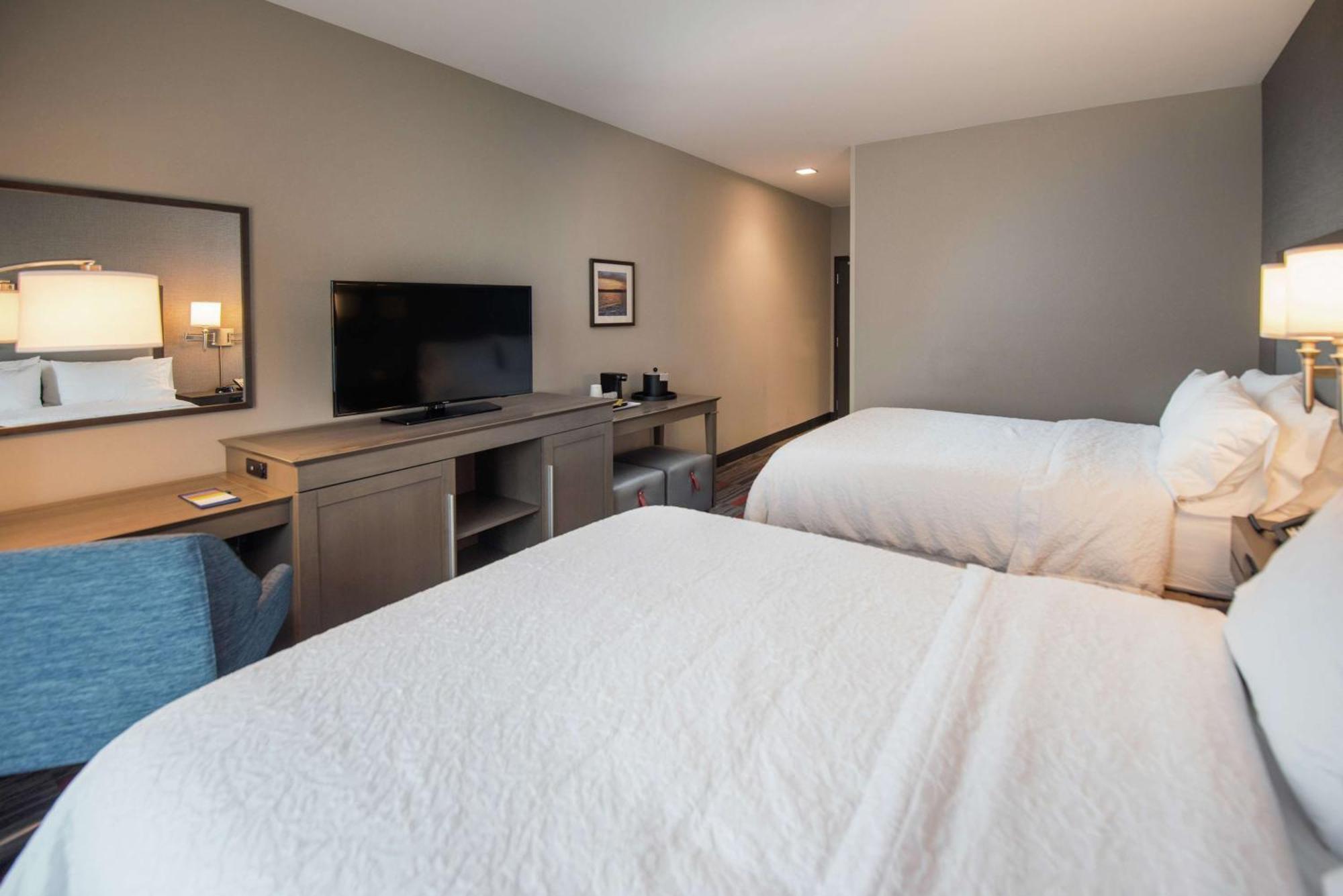 Hampton Inn And Suites At Wisconsin Dells Lake Delton Bagian luar foto