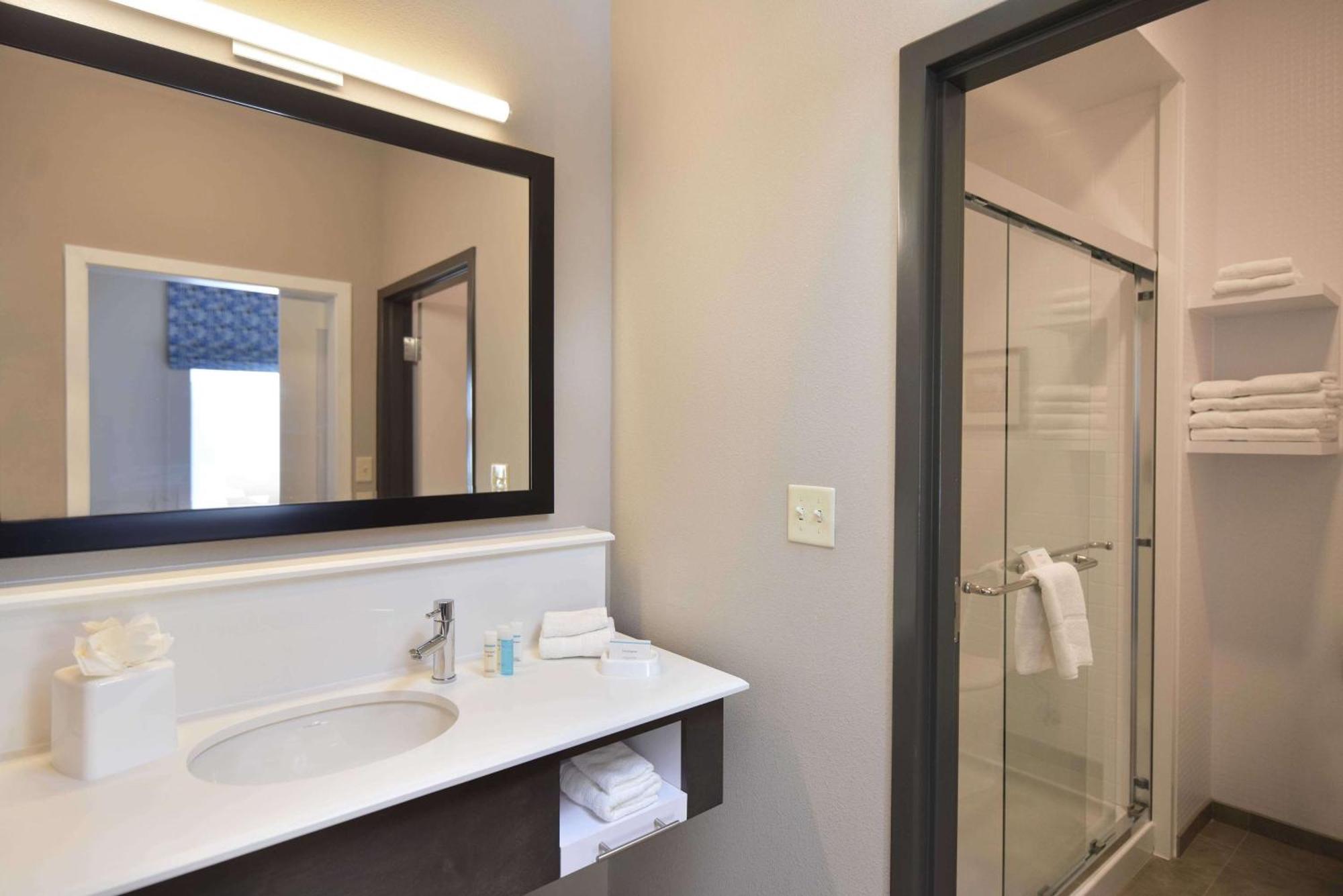 Hampton Inn And Suites At Wisconsin Dells Lake Delton Bagian luar foto