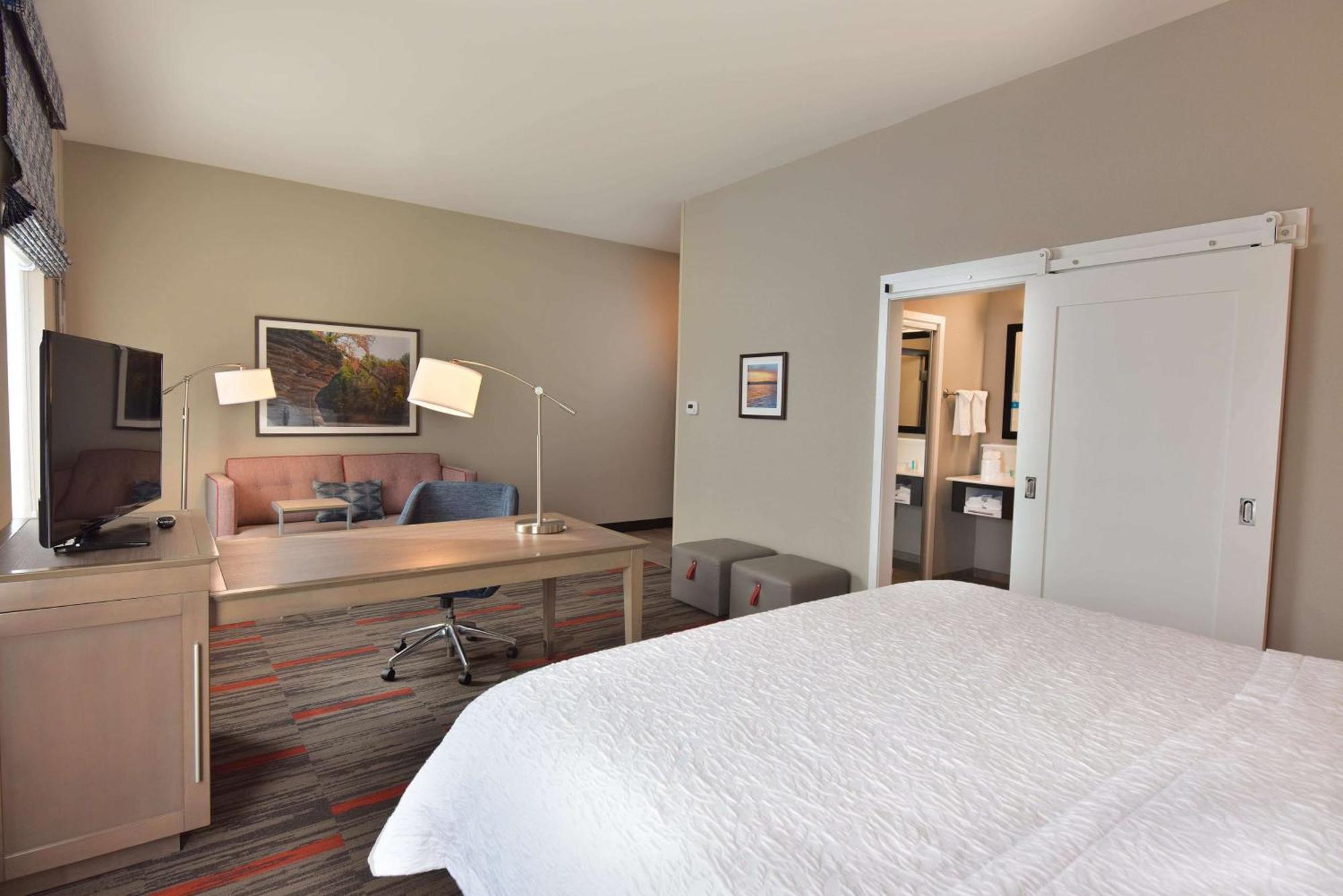 Hampton Inn And Suites At Wisconsin Dells Lake Delton Bagian luar foto