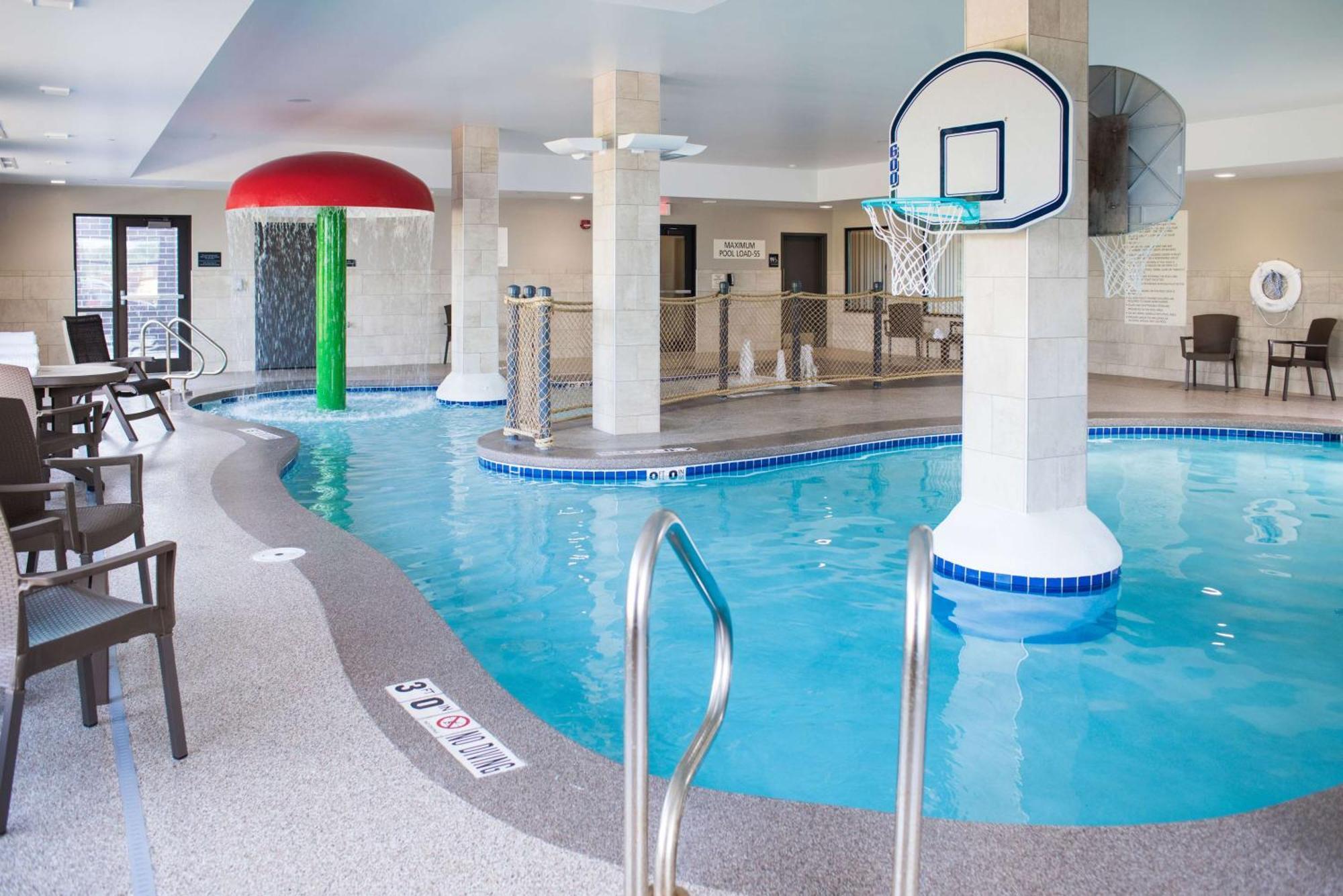 Hampton Inn And Suites At Wisconsin Dells Lake Delton Bagian luar foto