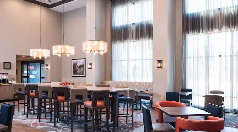 Hampton Inn And Suites At Wisconsin Dells Lake Delton Bagian luar foto