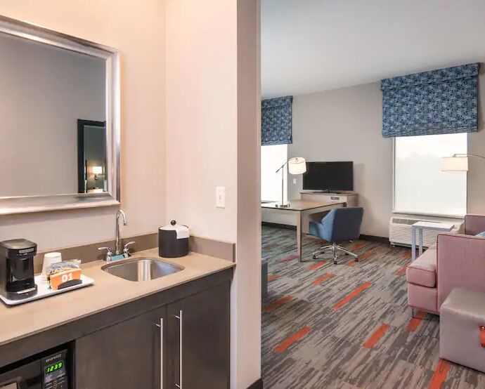 Hampton Inn And Suites At Wisconsin Dells Lake Delton Bagian luar foto